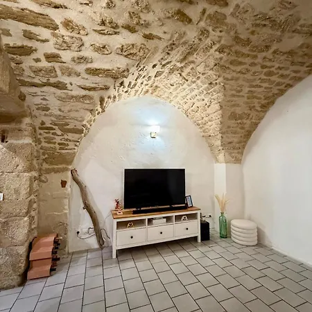 Feriehus Maison De Caractere Dans Le Centre Du Village Gallargues-le-Montueux