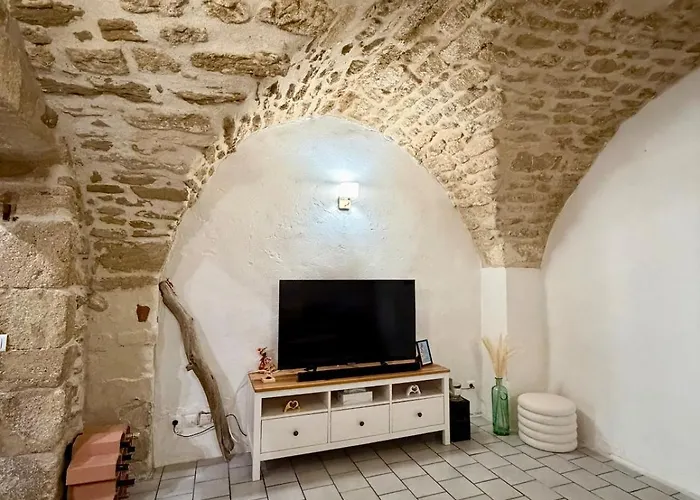 Feriehus Maison De Caractere Dans Le Centre Du Village Gallargues-le-Montueux