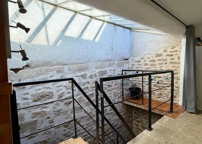 Maison De Caractere Dans Le Centre Du Village Tatil Evi *